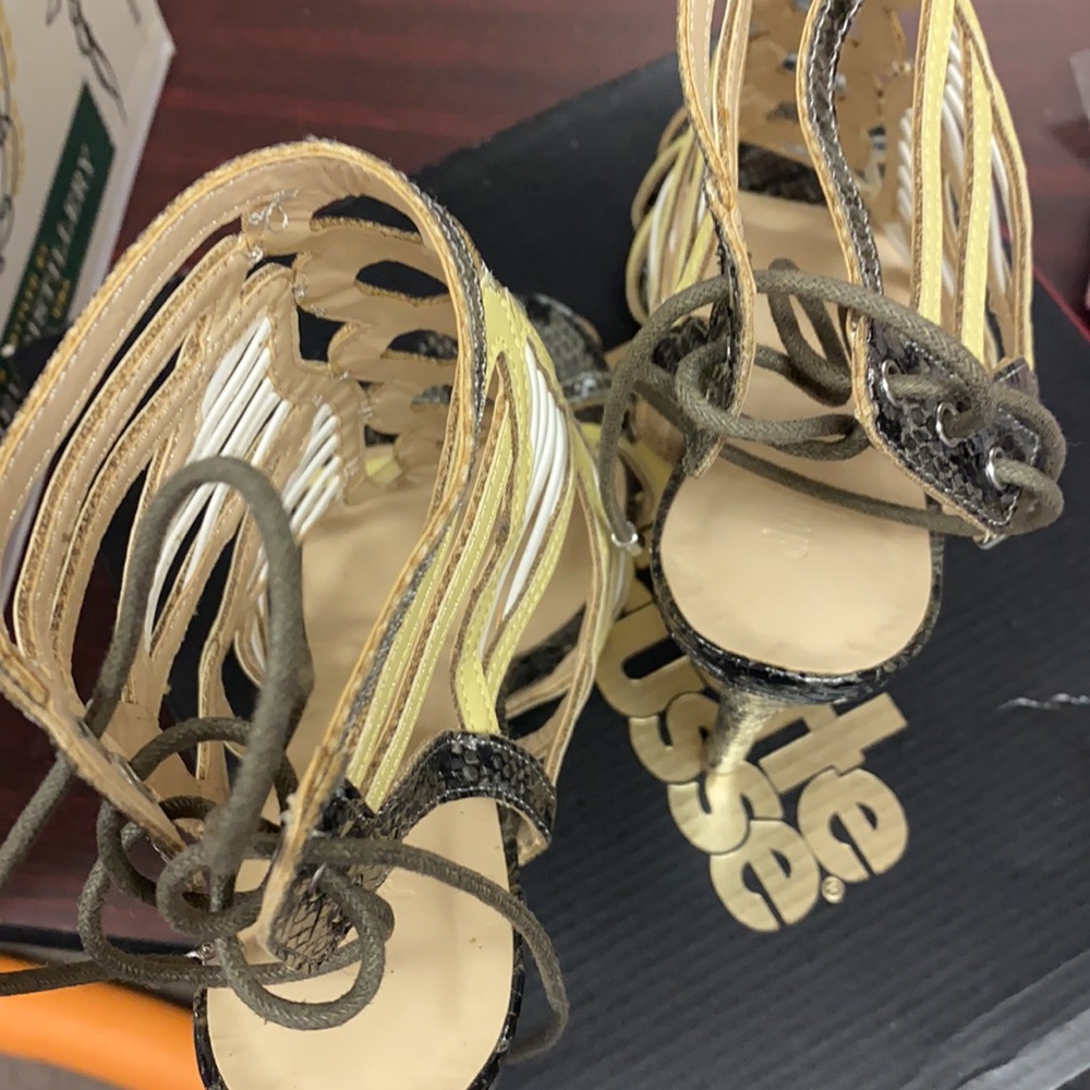 Charlotte Russe Heels size 8 - Picture 6 of 8